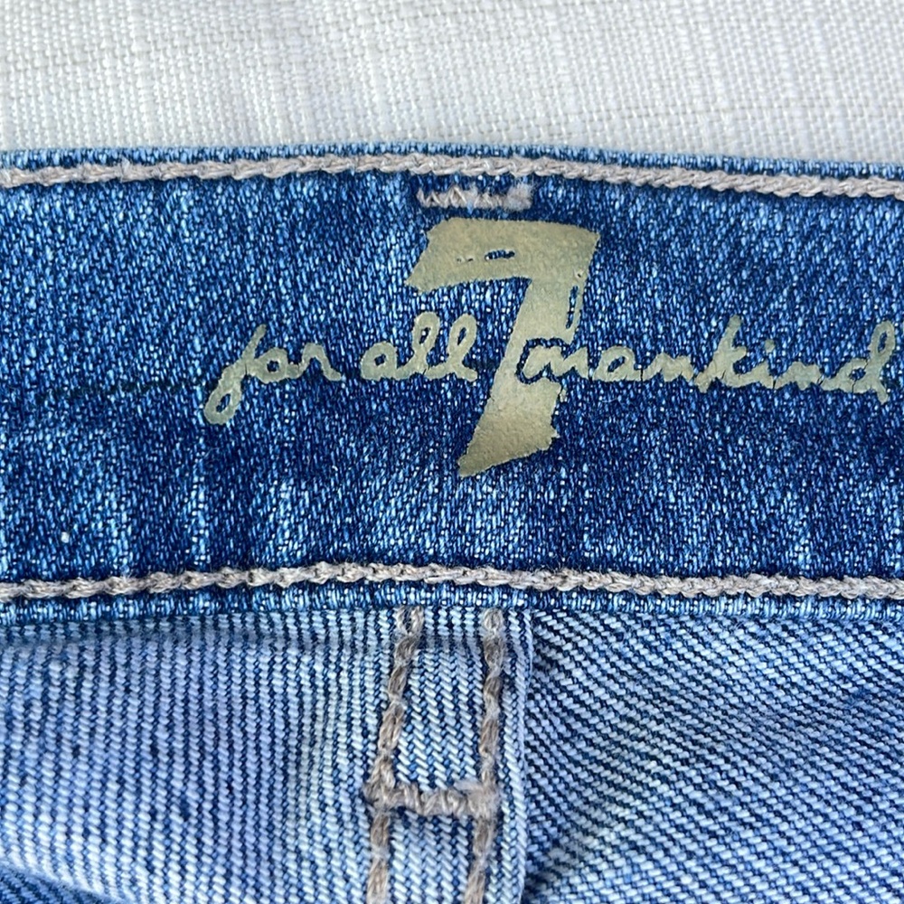 7 for all mankind straight leg blue jeans.